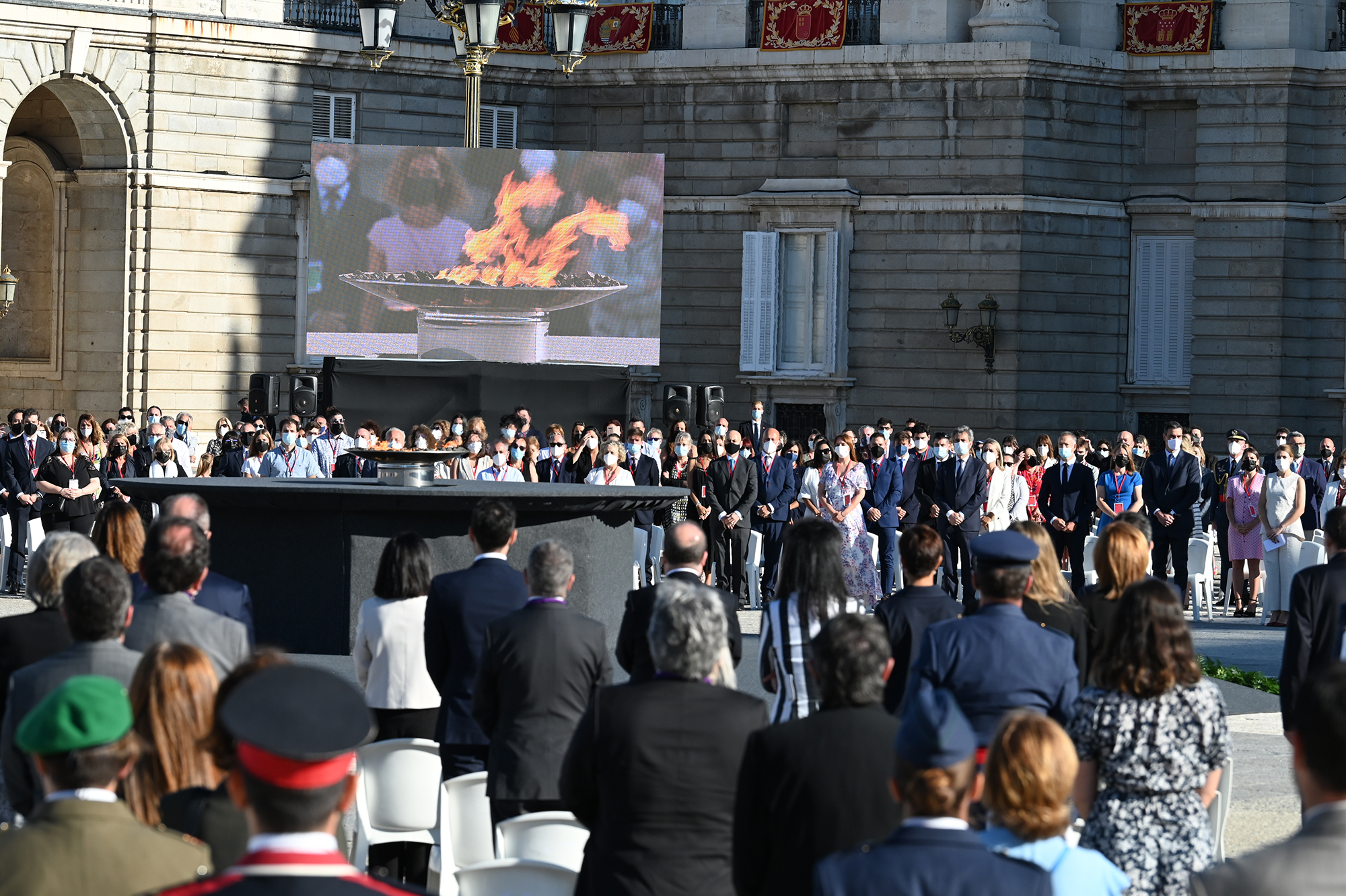 Minuto de silencio durante el homenaje de Estado