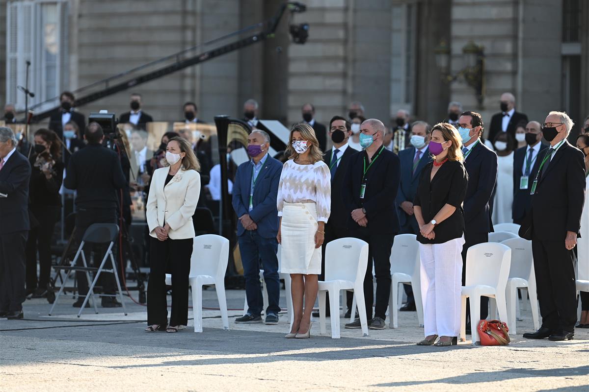 15/07/2021. Homenaje a las víctimas de la Covid-19 y de reconocimiento al personal sanitario. Las vicepresidentas del Gobierno, Nadia Calviñ...