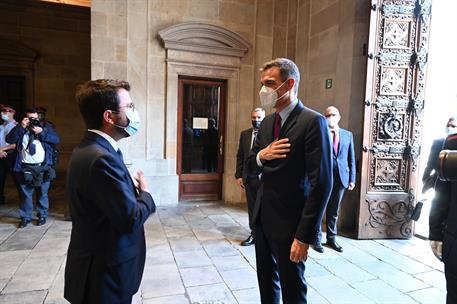 15/09/2021. Mesa de diálogo entre el Gobierno y el Govern de la Generalitat de Cataluña. El presidente del Gobierno, Pedro Sánchez, y el pre...