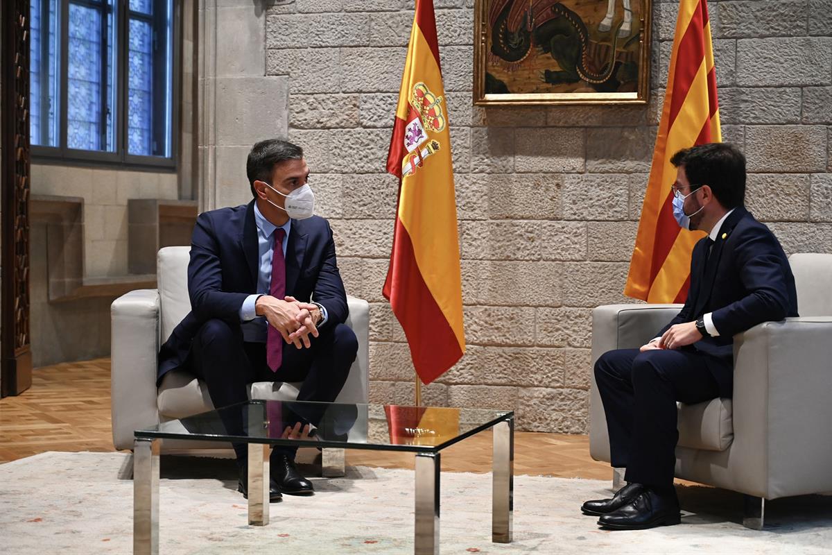 15/09/2021. Mesa de diálogo entre el Gobierno y el Govern de la Generalitat de Cataluña. El presidente del Gobierno, Pedro Sánchez, y el pre...