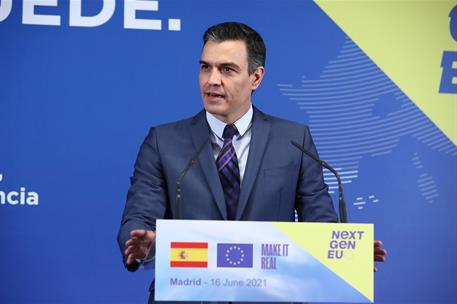 16/06/2021. Pedro Sánchez recibe a Ursula von der Leyen. El presidente del Gobierno, Pedro Sánchez, durante su intervención en la rueda de p...