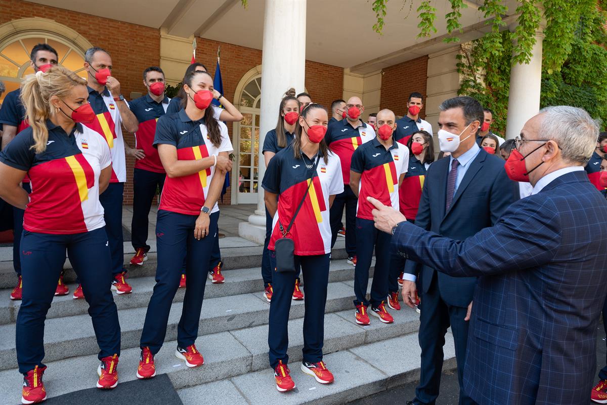 16/07/2021. Pedro Sánchez recibe a los deportistas olímpicos de Tokio 2020. El presidente del Gobierno, Pedro Sánchez, y el presidente del C...