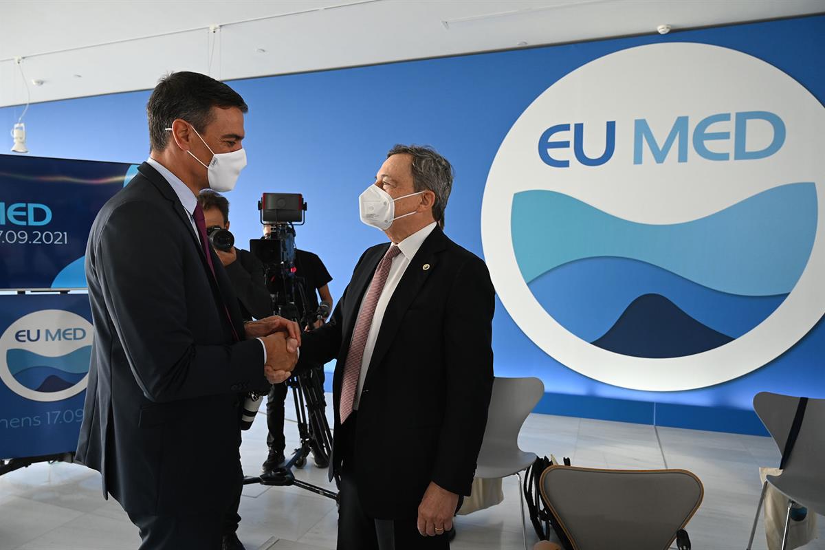 17/09/2021. Pedro Sánchez asiste a la VIII Cumbre UE-MED 9. El presidente del Gobierno, Pedro Sánchez, y el primer ministro de la República ...