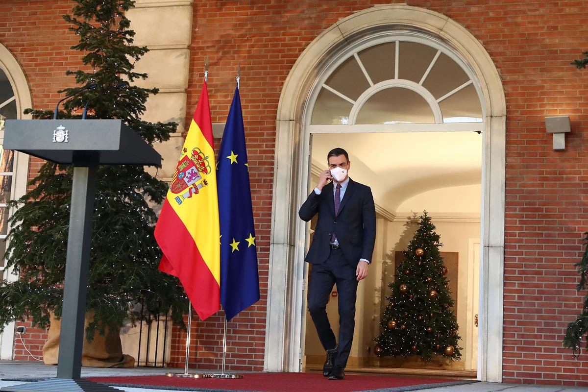 17/12/2021. Declaración institucional del presidente del Gobierno. El presidente del Gobierno, Pedro Sánchez, comparece ante los medios de c...