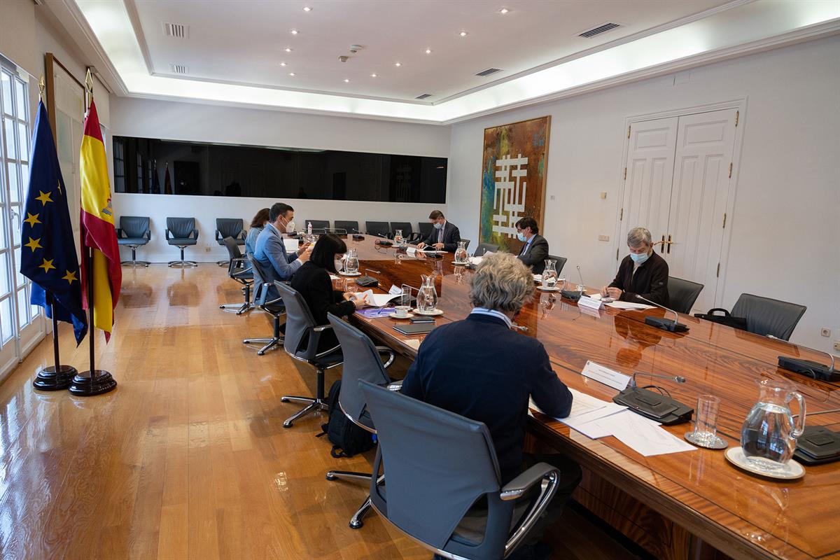 18/01/2021. Pedro Sánchez preside el Comité de Seguimiento del Coronavirus. El presidente del Gobierno, Pedro Sánchez, durante la reunión de...