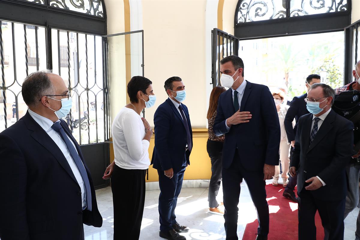 18/05/2021. Pedro Sánchez se desplaza a Ceuta. El presidente del Gobierno, Pedro Sánchez, acompañado por el presidente de la Ciudad Autónoma...