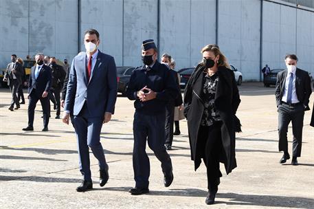19/02/2021. El presidente Sánchez visita la base aérea de Talavera la Real. El presidente del Gobierno, Pedro Sánchez, acompañado por la del...
