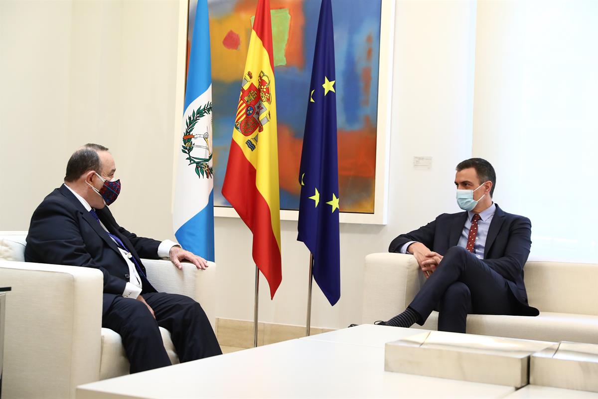 19/04/2021. El presidente del Gobierno se reúne con el presidente de la República de Guatemala. El presidente del Gobierno, Pedro Sánchez, y...