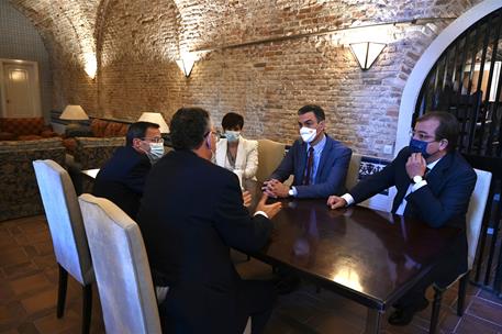 20/10/2021. Pedro Sánchez se reúne con los alcaldes de Don Benito y de Villanueva. El presidente del Gobierno, Pedro Sánchez, durante su reu...