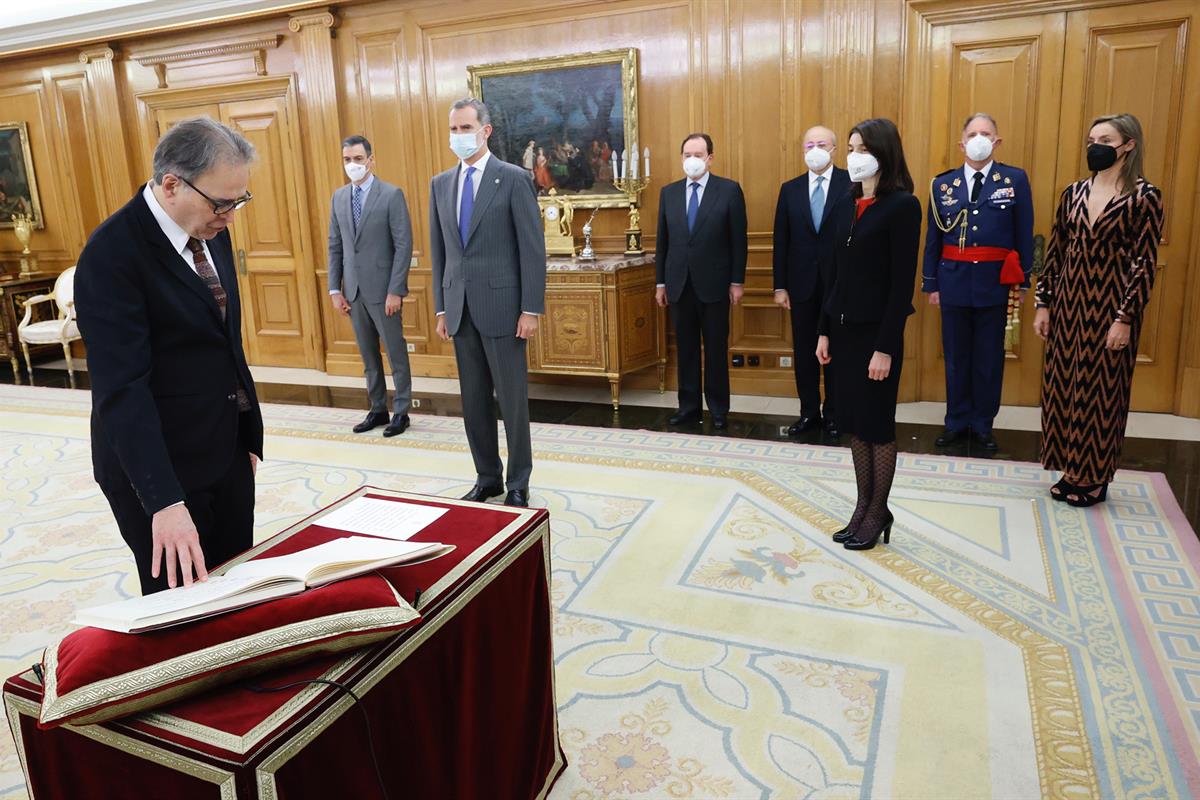 20/12/2021. Sánchez asiste a la promesa ante el Rey del nuevo ministro de Universidades. El nuevo ministro de Universidades, Joan Subirats, ...