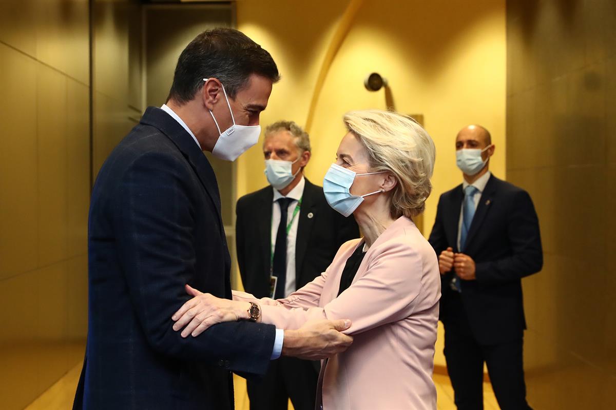 21/10/2021. El presidente del Gobierno asiste a la reunión del Consejo Europeo. El presidente del Gobierno, Pedro Sánchez, y la presidenta d...