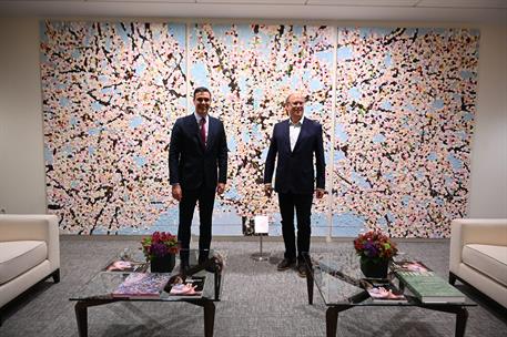 21/07/2021. Viaje de Pedro Sánchez a Nueva York. El presidente del Gobierno, Pedro Sánchez, y el consejero delegado de BlackRock, Larry Fink...