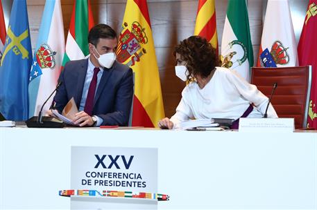 22/12/2021. Pedro Sánchez, en la Conferencia de Presidentes, celebrada por videoconferencia. El presidente del Gobierno, Pedro Sánchez, y la...