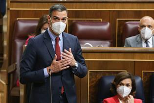 El presidente del Gobierno, Pedro Sánchez, durante una de sus intervenciones en la sesión de control en el Congreso