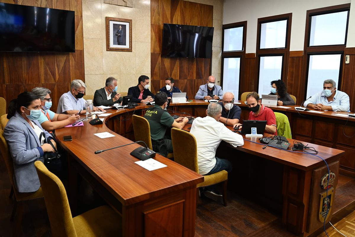 23/10/2021. Pedro Sánchez visita La Palma. El presidente del Gobierno, Pedro Sánchez, durante la reunión del Comité Director del Plan Especi...