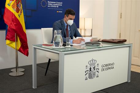 25/02/2021. Consejo Europeo Extraordinario (primera jornada). El presidente del Gobierno, Pedro Sánchez, participa por videoconferencia en l...