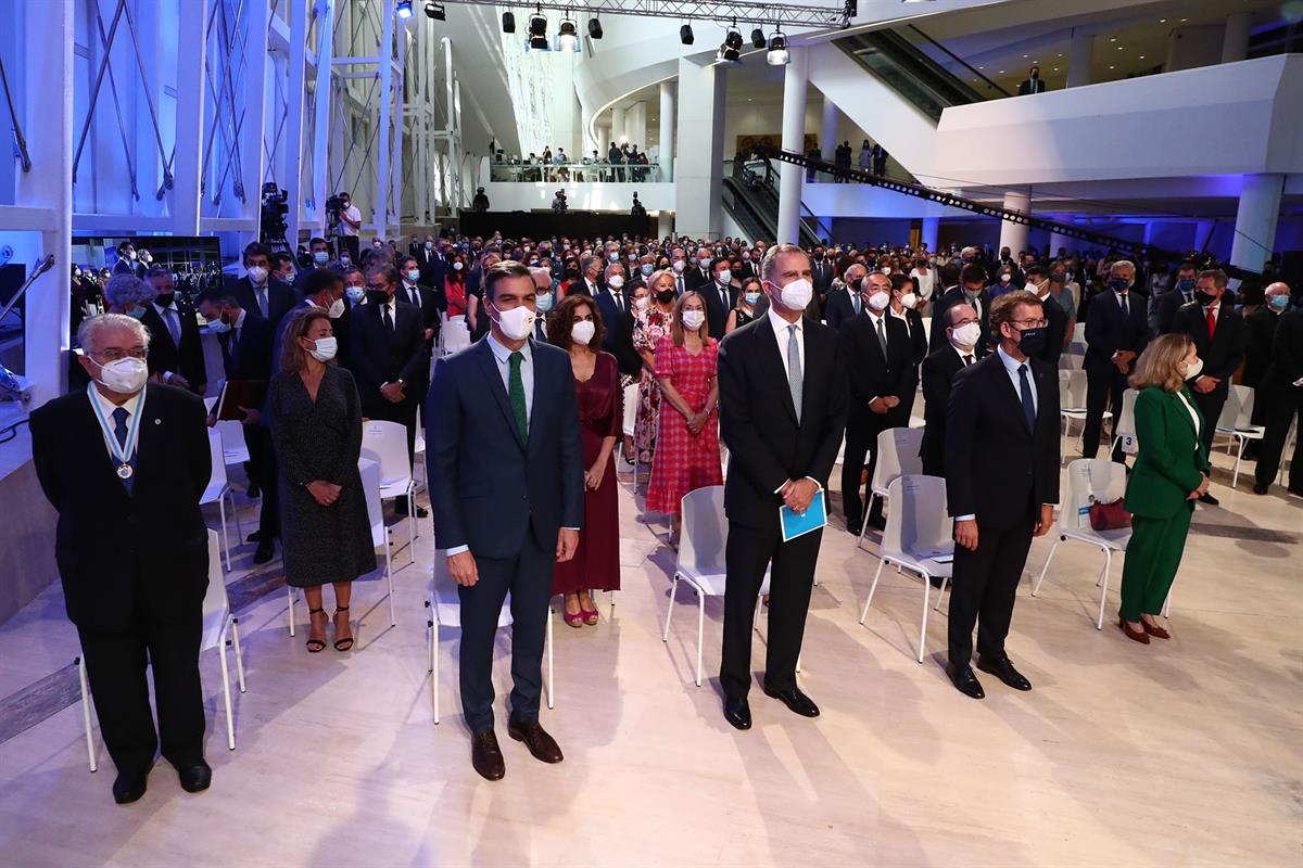 25/07/2021. Pedro Sánchez participa en la ceremonia de entrega de la medalla de oro de Galicia. El rey Felipe VI, el presidente del Gobierno...