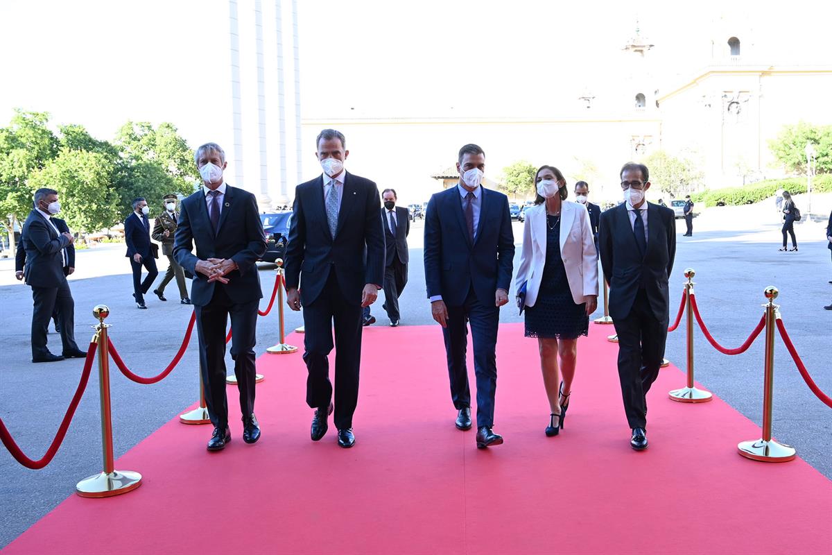 27/06/2021. Pedro Sánchez asiste a la cena de inauguración del Mobile World Congress (MWC). El rey Felipe VI, el presidente del Gobierno, Pe...