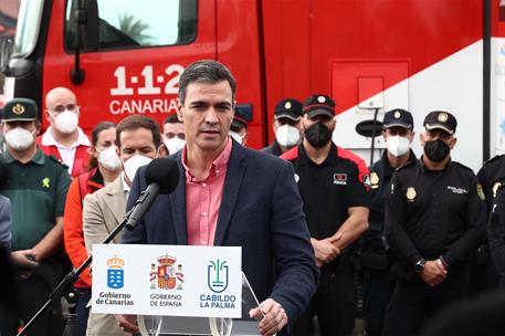 27/12/2021. Pedro Sánchez visita La Palma tras el fin de la erupción del volcán. El presidente del Gobierno, Pedro Sánchez, durante su inter...