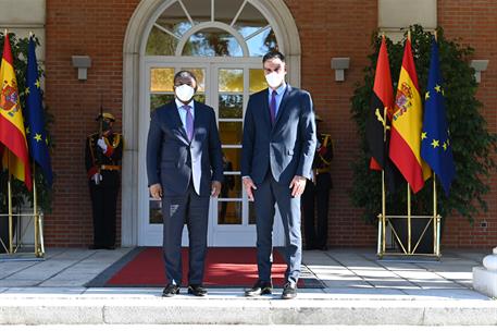 28/09/2021. El presidente del Gobierno recibe al presidente de Angola. El presidente del Gobierno, Pedro Sánchez, ha recibido al presidente ...