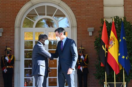 28/09/2021. Pedro Sánchez recibe al presidente de Angola. El presidente del Gobierno, Pedro Sánchez, y el presidente de Angola, João Lourenç...