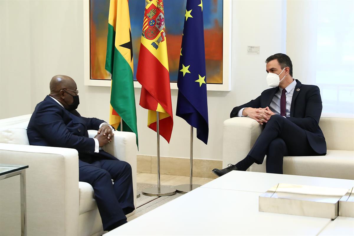 29/03/2021. Pedro Sánchez presenta el Foco África 2023. El presidente del Gobierno, Pedro Sánchez, durante su reunión con el presidente de l...