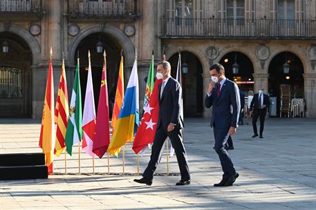 30/07/2021. Pedro Sánchez preside la XXIV Conferencia de Presidentes. El presidente del Gobierno, Pedro Sánchez, acompaña al rey Felipe VI, ...