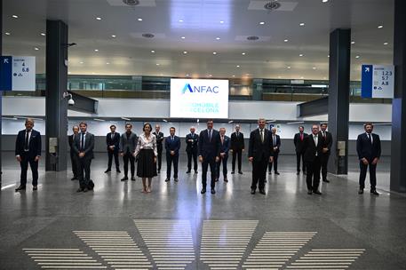 30/09/2021. Pedro Sánchez visita el Salón Internacional del Automóvil en Barcelona. Foto de familia del presidente del Gobierno, Pedro Sánch...