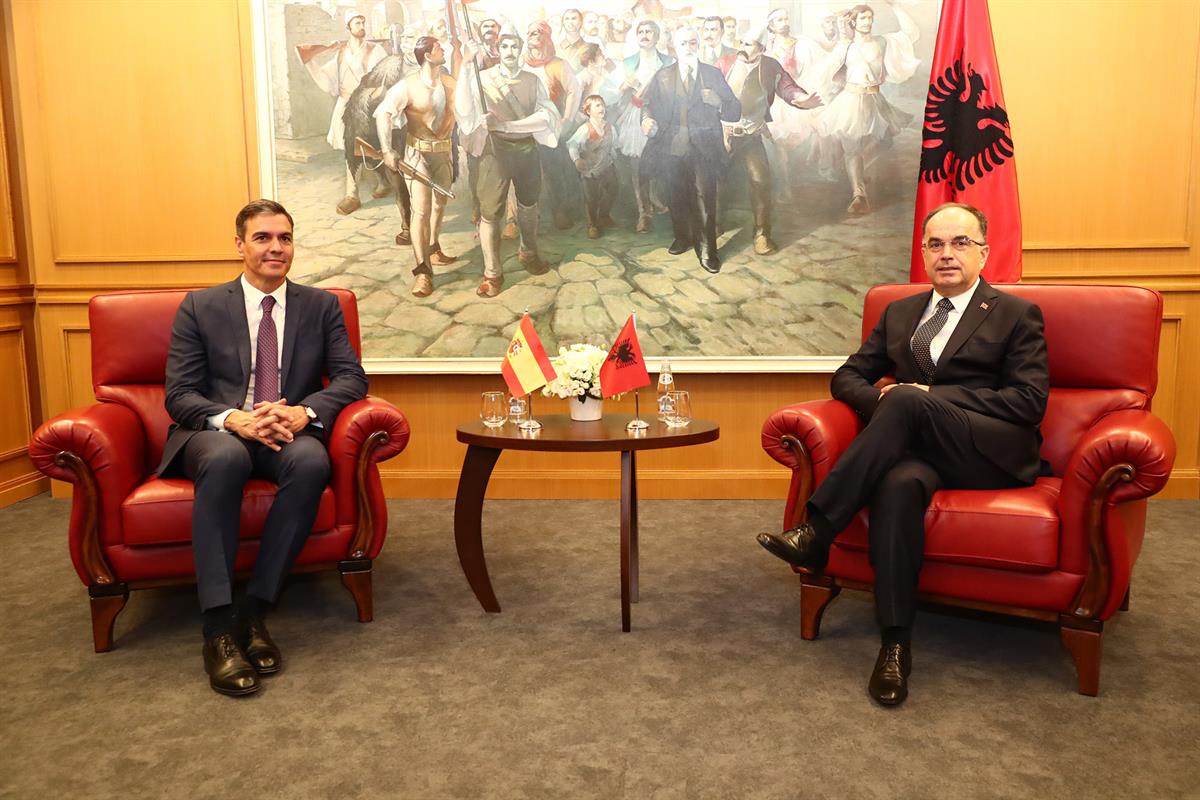 1/08/2022. El presidente del Gobierno, Pedro Sánchez, viaja a Albania. Encuentro entre el presidente del Gobierno, Pedro Sánchez, y el presi...