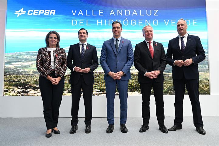 1/12/2022. Pedro Sánchez, presides over the presentation of the 'Andalusian Green Hydrogen Valley'. The President of the Government of Spain...