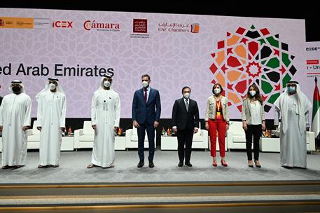 2/02/2022. Pedro Sánchez inaugura el Foro Empresarial España-Emiratos Árabes Unidos. Fotografía de familia del acto de inauguración del encu...