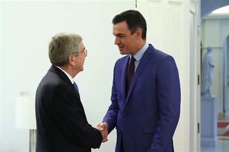 2/06/2022. Pedro Sánchez mantiene un encuentro con el presidente del COI, Thomas Bach. Pedro Sánchez recibe al presidente del COI, Thomas Ba...