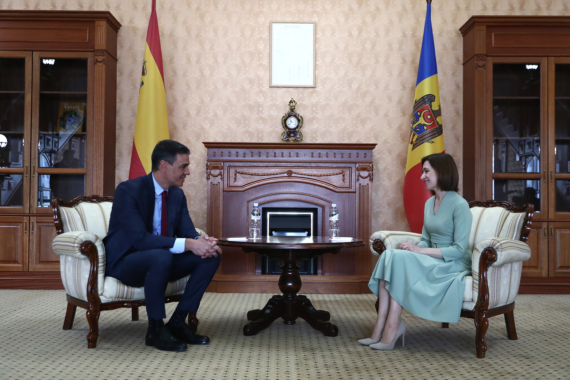 El presidente del Gobierno, Pedro Sánchez, durante el encuentro con la presidenta de la República de Moldavia, Maia Sandu