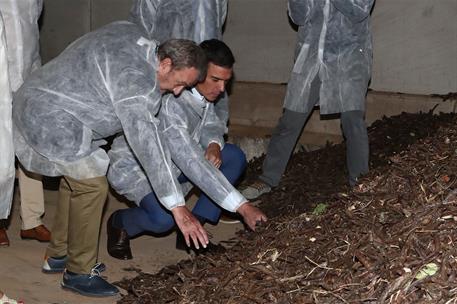 3/10/2022. Pedro Sánchez visita Mallorca. El presidente del Gobierno, Pedro Sánchez, durante su visita a la sede de la fábrica CAROB.