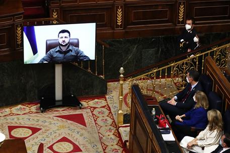 5/04/2022. Sánchez asiste a la intervención por videoconferencia de Zelenski. El presidente del Gobierno, Pedro Sánchez, durante la interven...