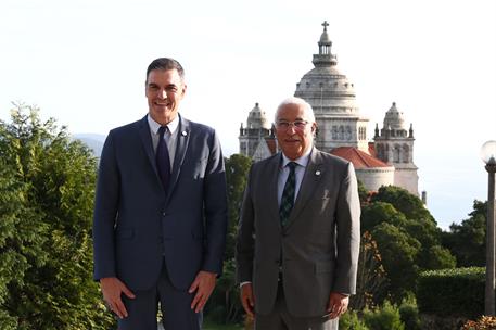 4/11/2022. Pedro S&#225;nchez asiste a la Cumbre hispano-portuguesa. El presidente del Gobierno, Pedro S&#225;nchez, y el primer ministro de Portugal,...