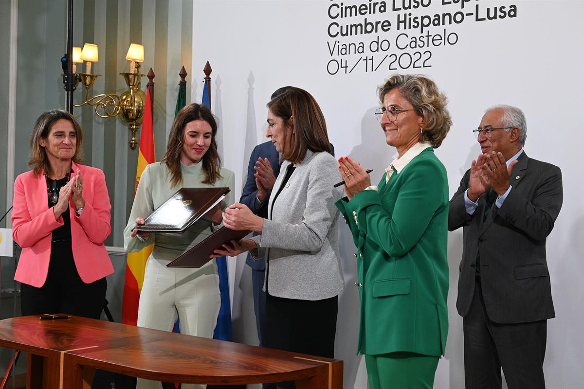 4/11/2022. Pedro Sánchez asiste a la Cumbre hispano-portuguesa. Firma de acuerdos entre los Gobiernos español y portugués, presidida por el ...