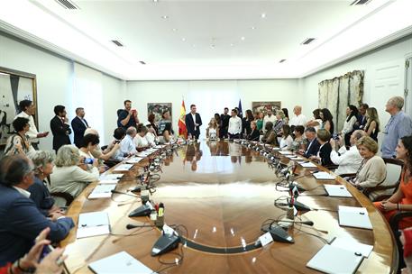5/09/2022. Pedro Sánchez inaugura el curso político en un acto con participación ciudadana. El presidente del Gobierno muestra la sala donde...