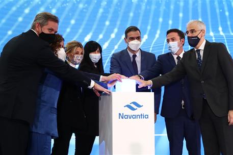 6/04/2022. Pedro Sánchez visita los astilleros de Navantia en Ferrol. El presidente del Gobierno, Pedro Sánchez; la vicepresidenta segunda y...