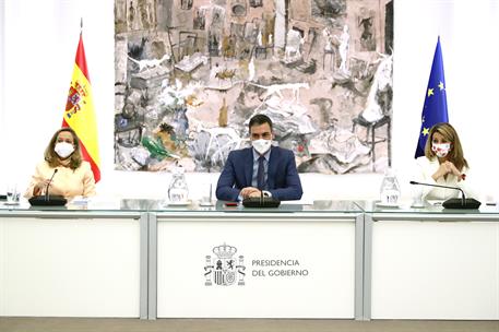 7/03/2022. Pedro Sánchez preside la reunión de la mesa con los agentes sociales para el Plan de Recuperación. El presidente del Gobierno, Pe...