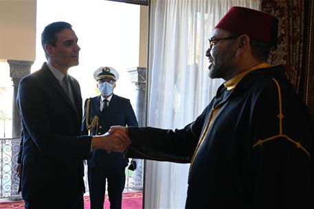 7/04/2022. Pedro Sánchez se reúne con el rey de Marruecos, Mohamed VI. El presidente del Gobierno, Pedro Sánchez, es recibido por el rey de ...