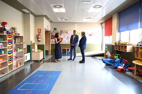 7/09/2022. El presidente del Gobierno visita la Fundación José María de Llanos. El presidente del Gobierno, Pedro Sánchez, el presidente de ...