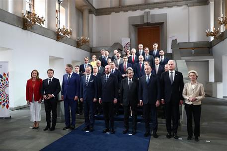 7/10/2022. Pedro S&#225;nchez asiste a la reuni&#243;n informal de los jefes de Estado y de Gobierno de la UE. Foto de familia de la reuni&#243;n informal ...