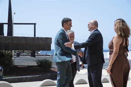 8/08/2022. S&#225;nchez se re&#250;ne con el presidente de Canarias y la presidenta del cabildo de Lanzarote. El presidente del Gobierno, Pedro S&#225;nche...