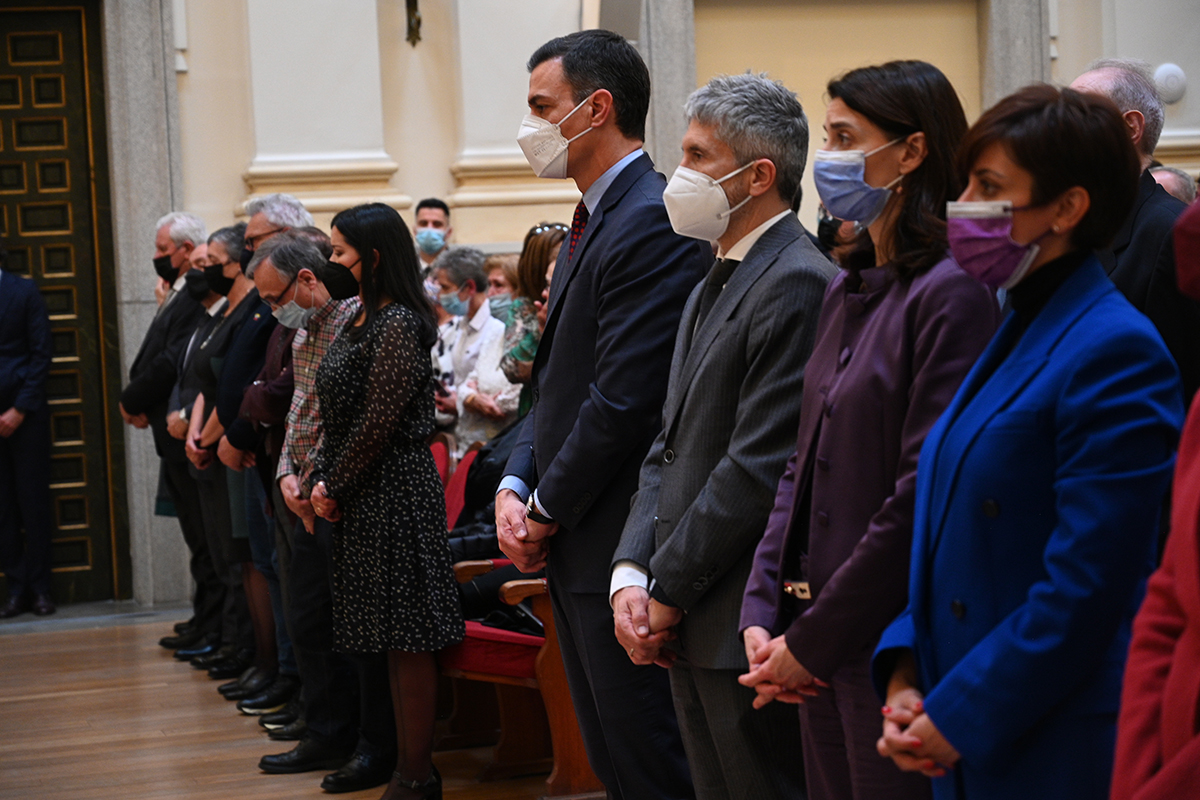 Minuto de silencio durante el acto institucional en homenaje a las víctimas del terrorismo