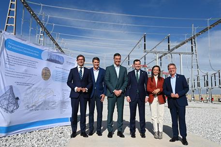 9/11/2022. Pedro Sánchez participa en el acto de inauguración de la subestación eléctrica de Red Eléctrica Española Baza. El Presidente del ...