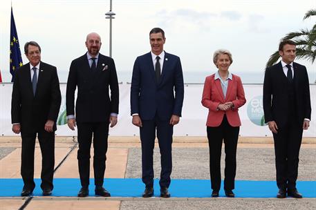 9/12/2022. IX Cumbre Euromediterránea EU-MED9. De izquierda a derecha, el presidente de la República de Chipre, Nikos Anastasiadis, el presi...