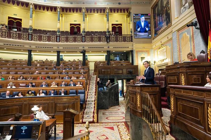 El Pleno del Congreso durante la intervención del presidente Pedro Sánchez desde la tribuna