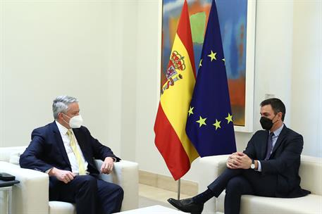 14/03/2022. El presidente del Gobierno recibe al secretario general de la OCDE. El presidente del Gobierno, Pedro Sánchez, junto al secretar...