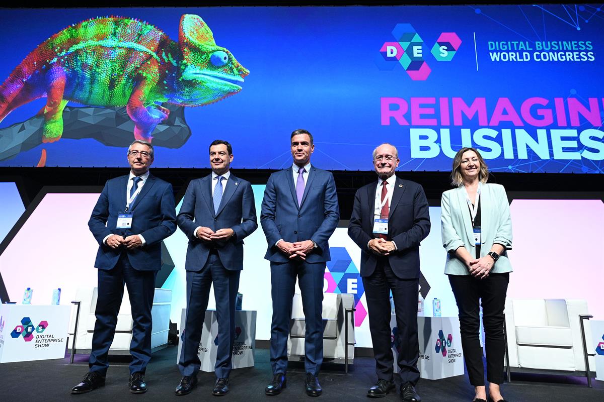 14/06/2022. Pedro Sánchez interviene en el acto de inauguración del Digital Enterprise Show. Foto de familia de Pedro Sánchez junto a Juanma...